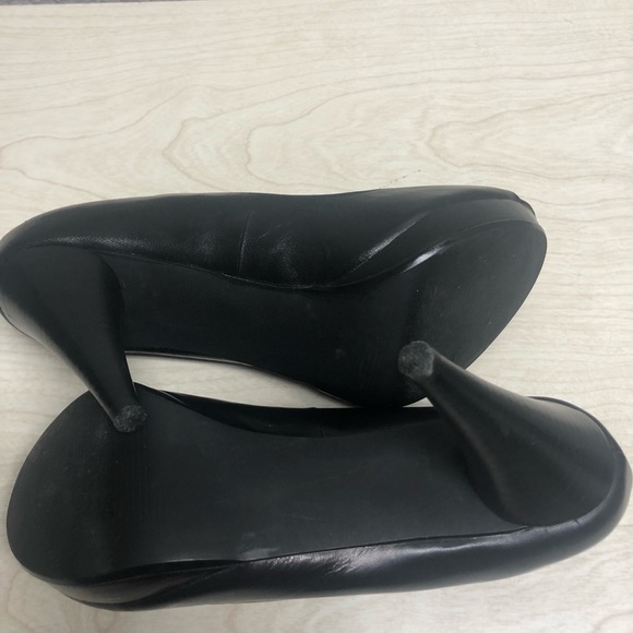 Black pumps - Picture 3 of 4